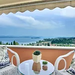 Seaview & Villa *